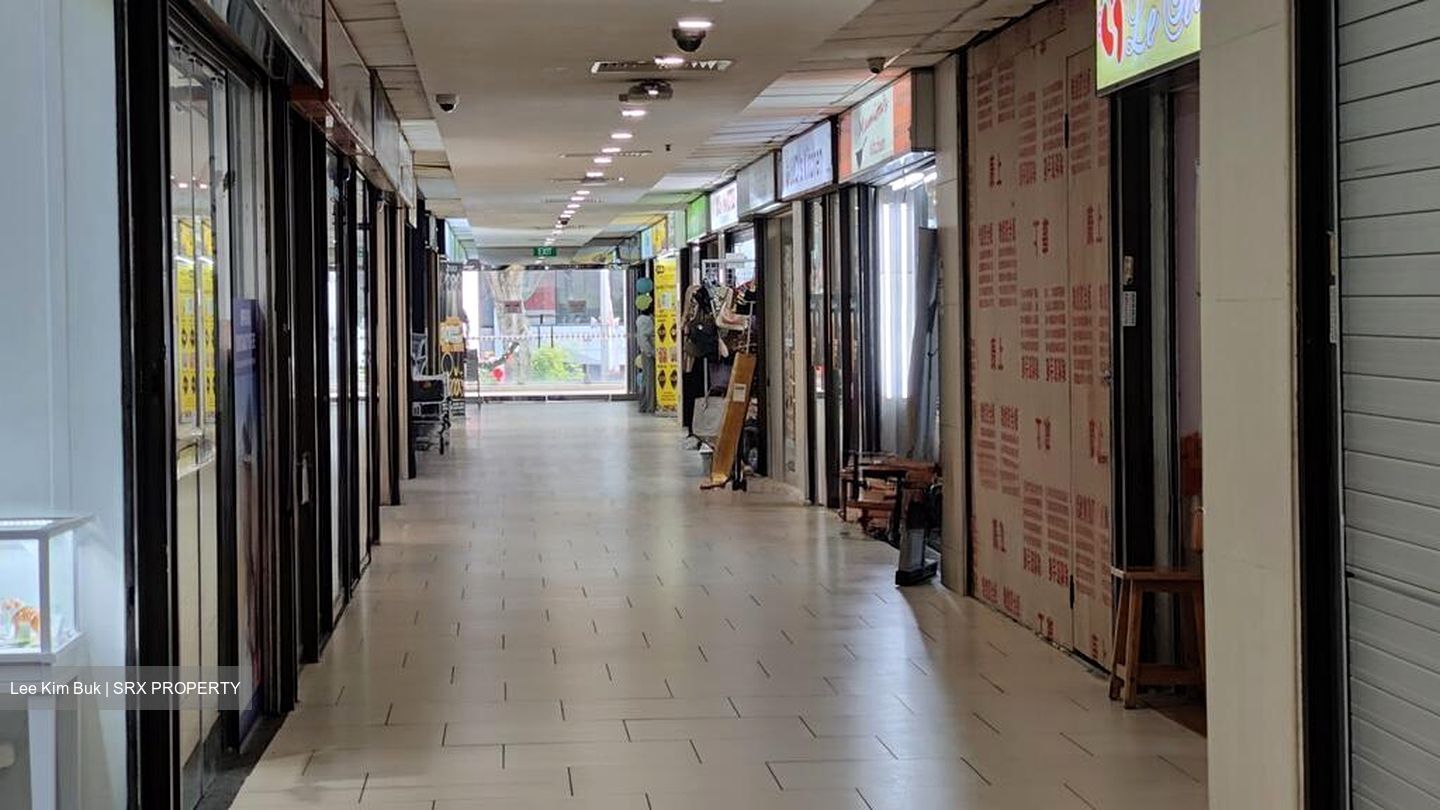 Lucky Plaza (D9), Shop House #577024581